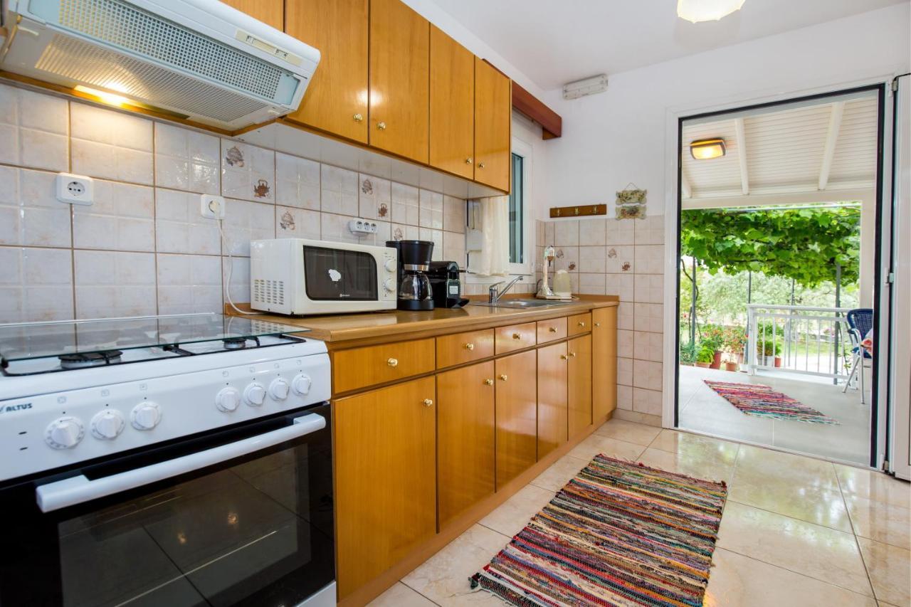 Kiriakos Holiday Home Астрис Экстерьер фото