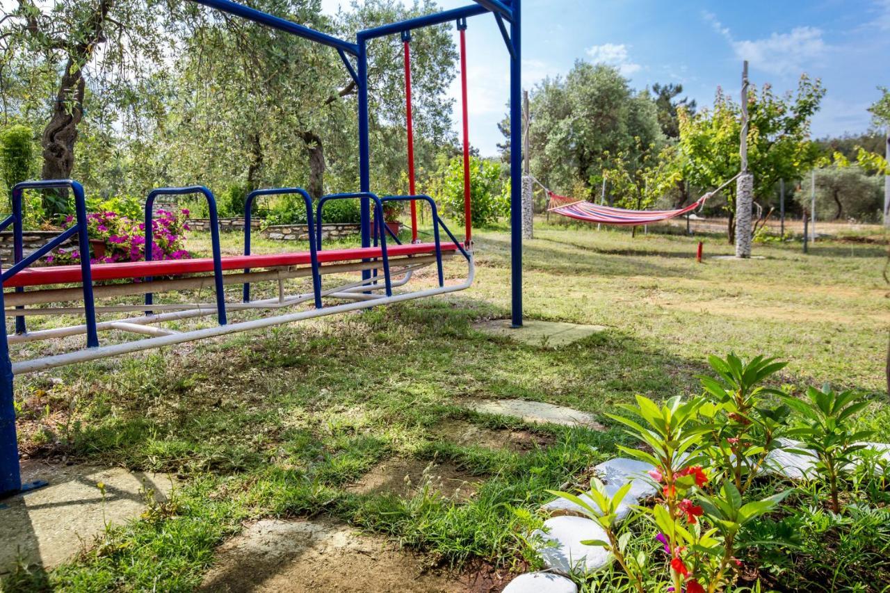 Kiriakos Holiday Home Астрис Экстерьер фото